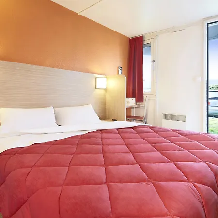 Premiere Classe St Leger Hotel *